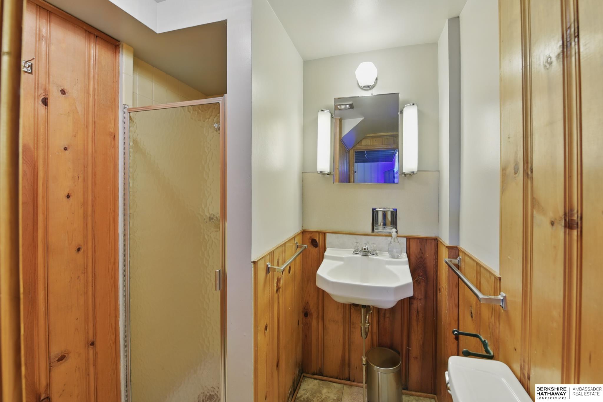 Omaha, Nebraska 68105, United States, 3 Bedrooms Bedrooms, ,2 BathroomsBathrooms,Residential,Pending,124173