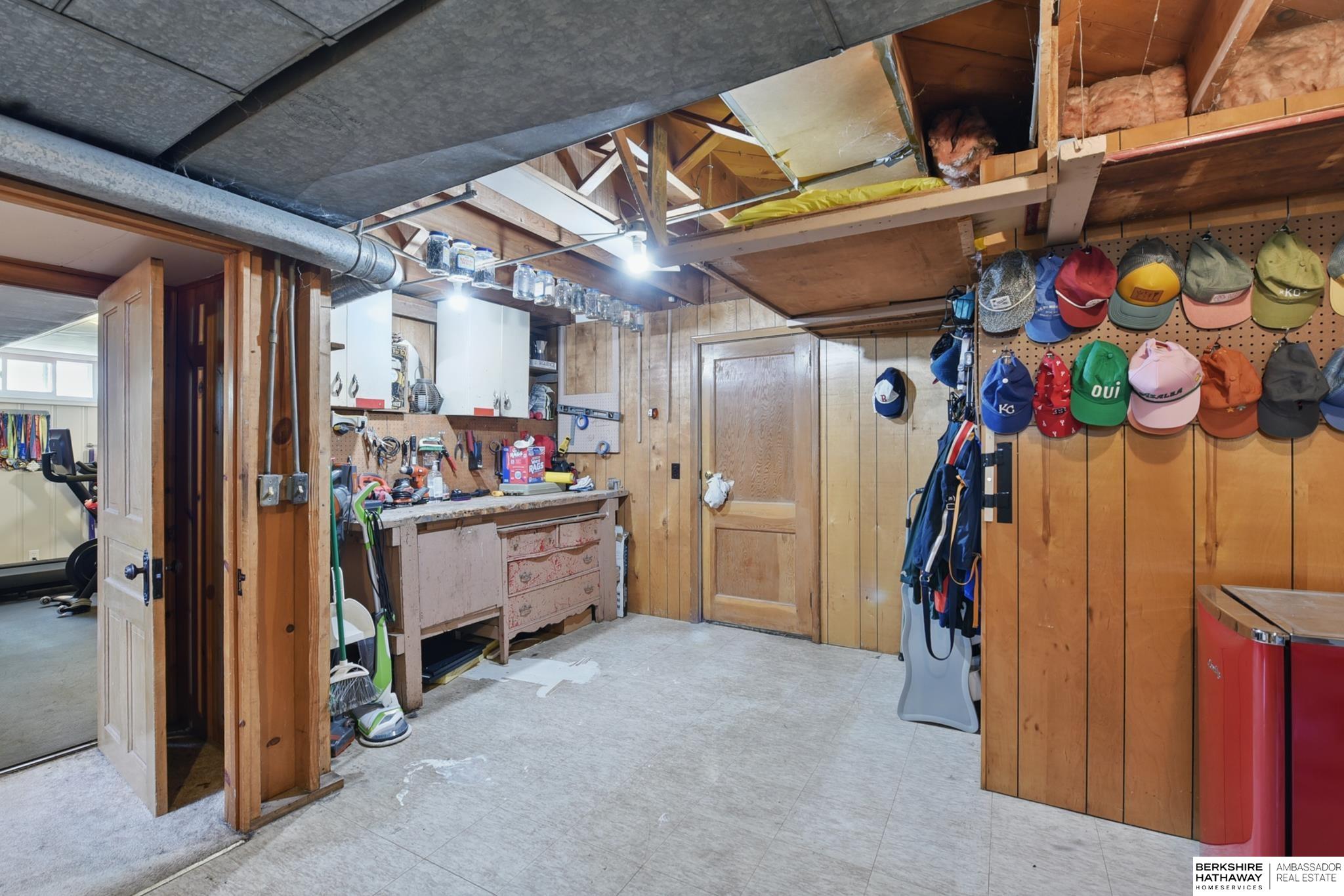 Omaha, Nebraska 68105, United States, 3 Bedrooms Bedrooms, ,2 BathroomsBathrooms,Residential,Pending,124173