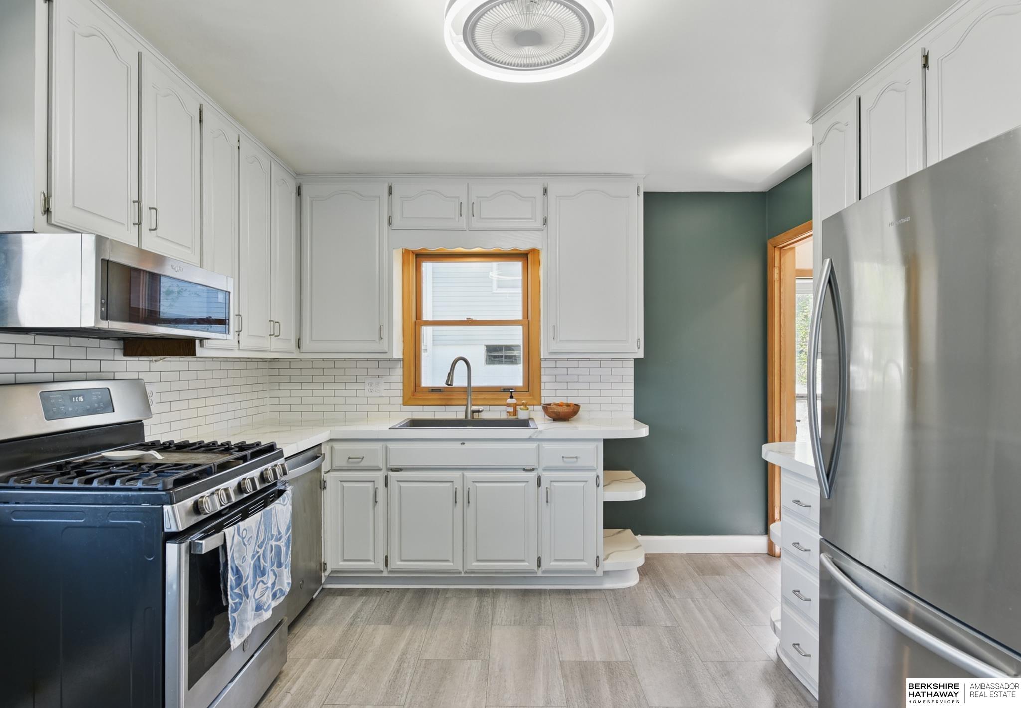 Omaha, Nebraska 68105, United States, 3 Bedrooms Bedrooms, ,2 BathroomsBathrooms,Residential,Pending,124173