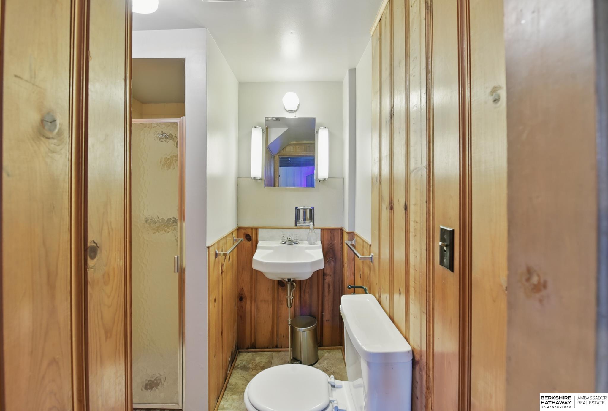 Omaha, Nebraska 68105, United States, 3 Bedrooms Bedrooms, ,2 BathroomsBathrooms,Residential,Pending,124173