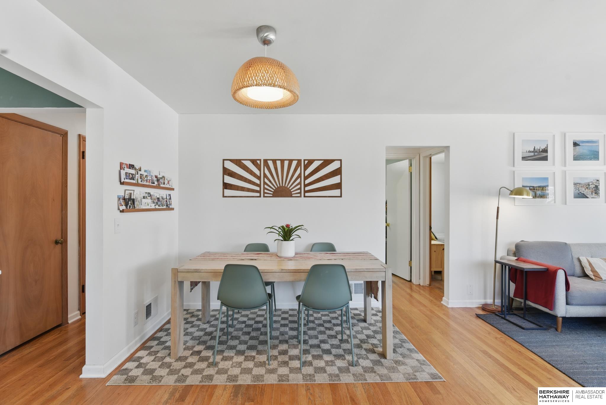 Omaha, Nebraska 68105, United States, 3 Bedrooms Bedrooms, ,2 BathroomsBathrooms,Residential,Pending,124173