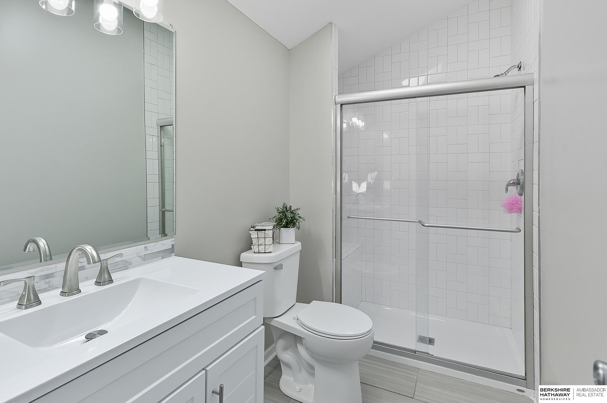 Omaha, Nebraska 68164, United States, 3 Bedrooms Bedrooms, ,3 BathroomsBathrooms,Residential,Active,223732