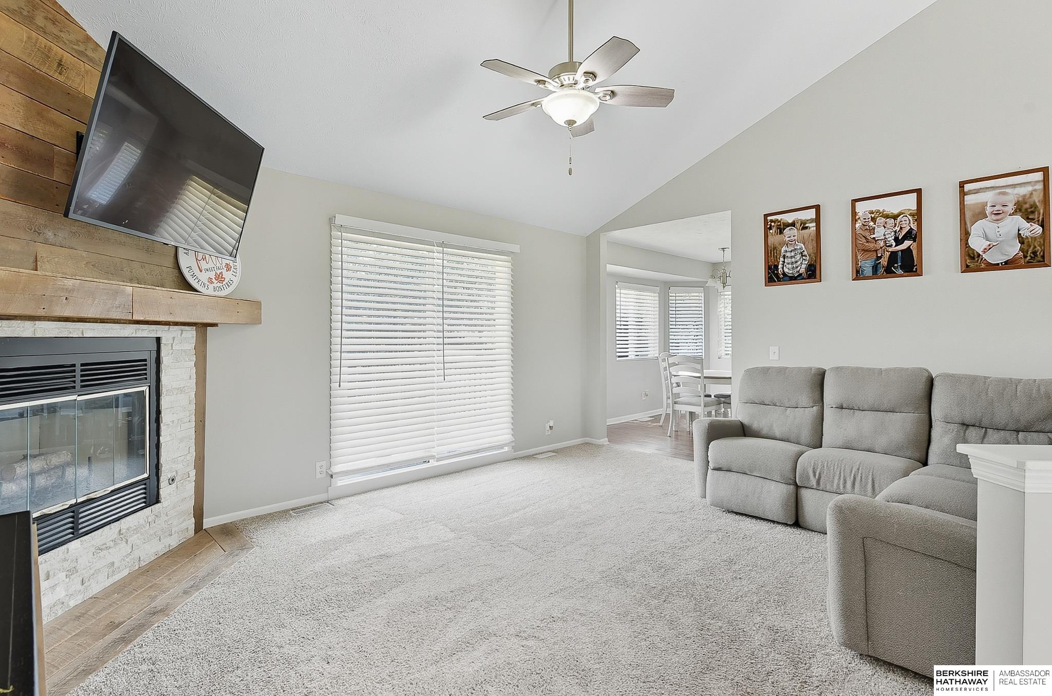 Omaha, Nebraska 68164, United States, 3 Bedrooms Bedrooms, ,3 BathroomsBathrooms,Residential,Active,223732