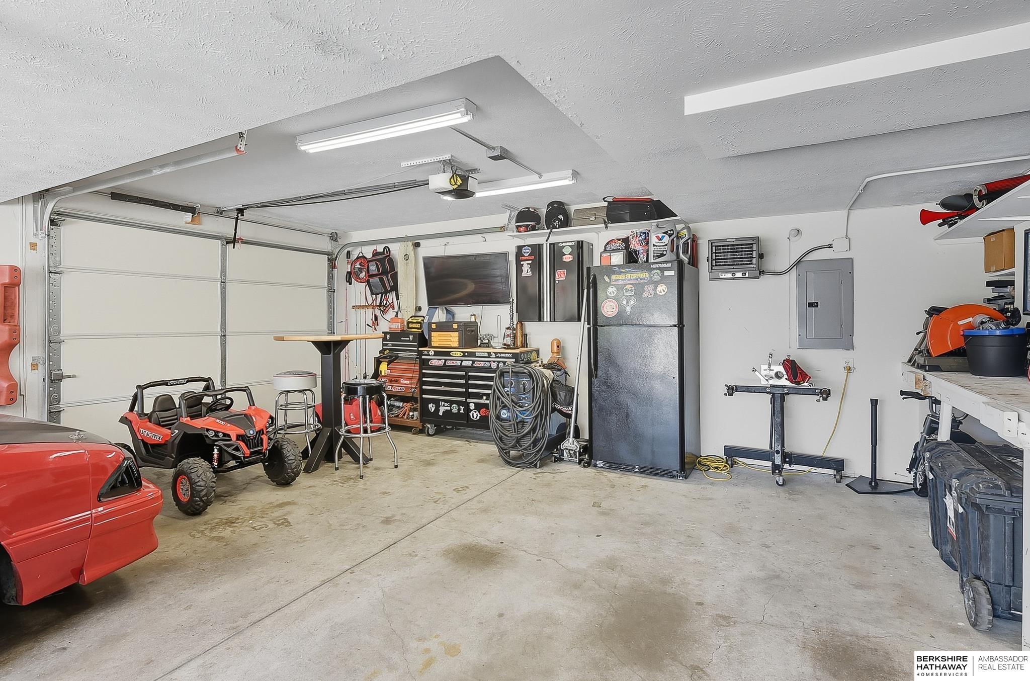 Omaha, Nebraska 68164, United States, 3 Bedrooms Bedrooms, ,3 BathroomsBathrooms,Residential,Active,223732