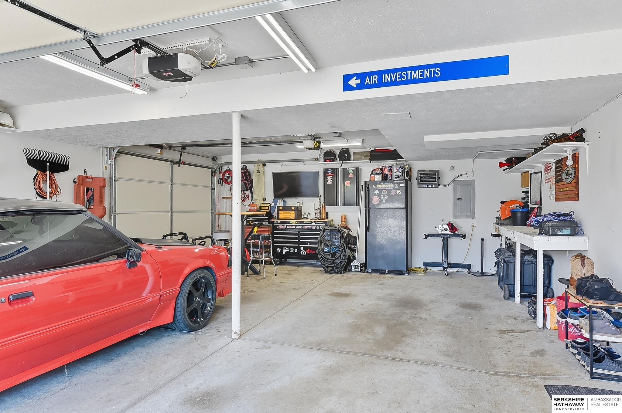 Omaha, Nebraska 68164, United States, 3 Bedrooms Bedrooms, ,3 BathroomsBathrooms,Residential,Active,223732