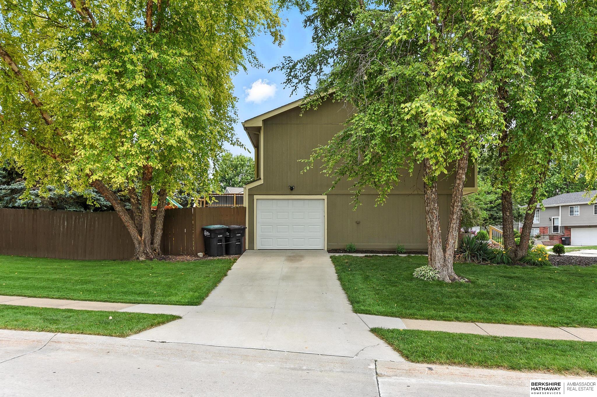 Omaha, Nebraska 68164, United States, 3 Bedrooms Bedrooms, ,3 BathroomsBathrooms,Residential,Active,223732