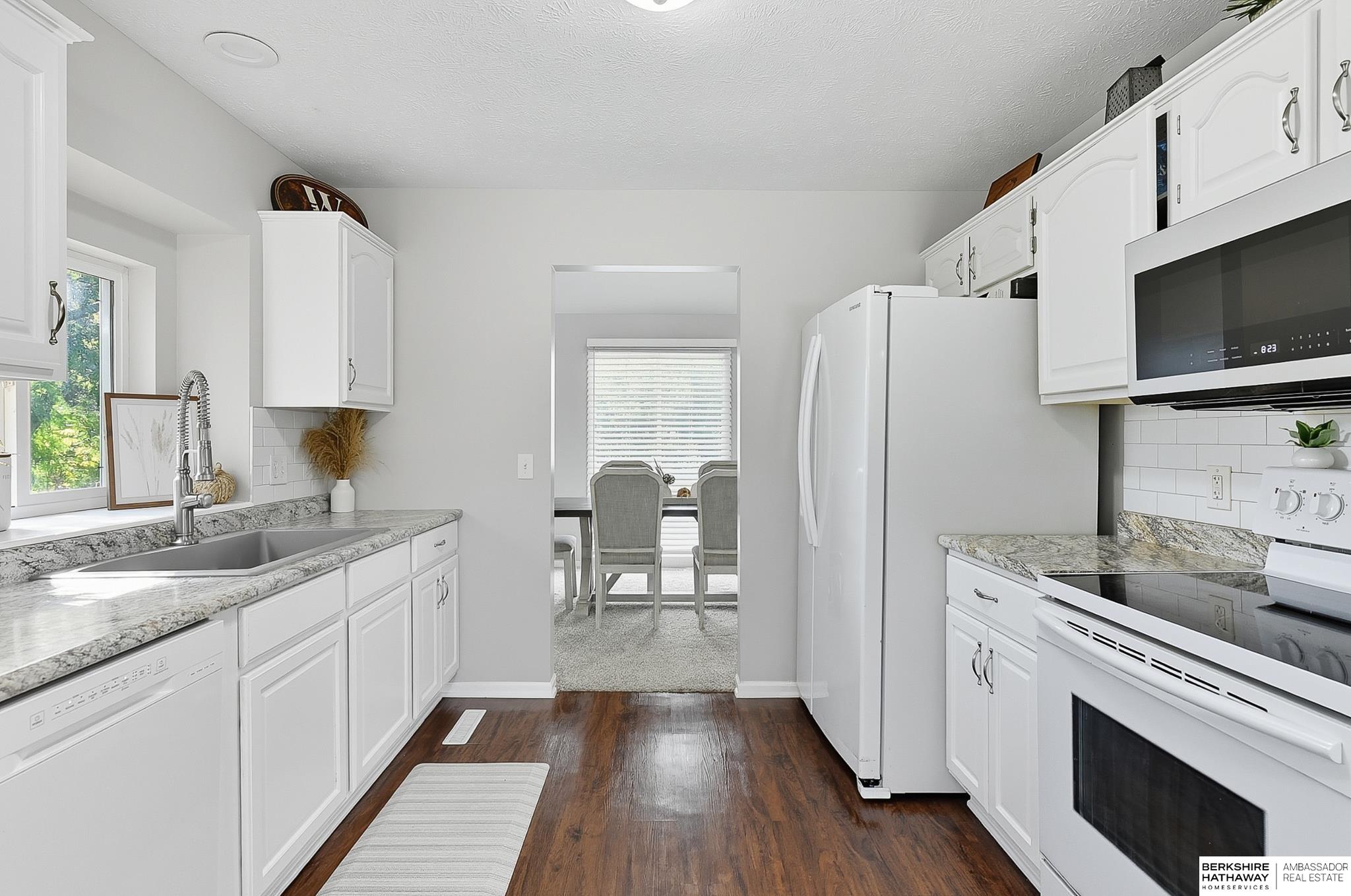 Omaha, Nebraska 68164, United States, 3 Bedrooms Bedrooms, ,3 BathroomsBathrooms,Residential,Active,223732