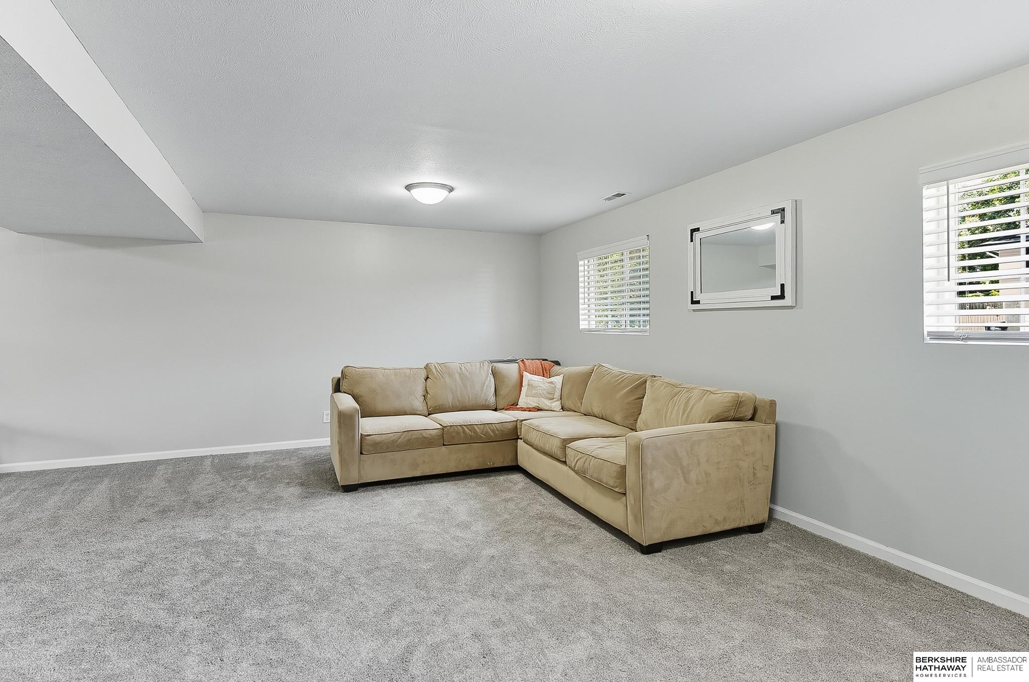 Omaha, Nebraska 68164, United States, 3 Bedrooms Bedrooms, ,3 BathroomsBathrooms,Residential,Active,223732