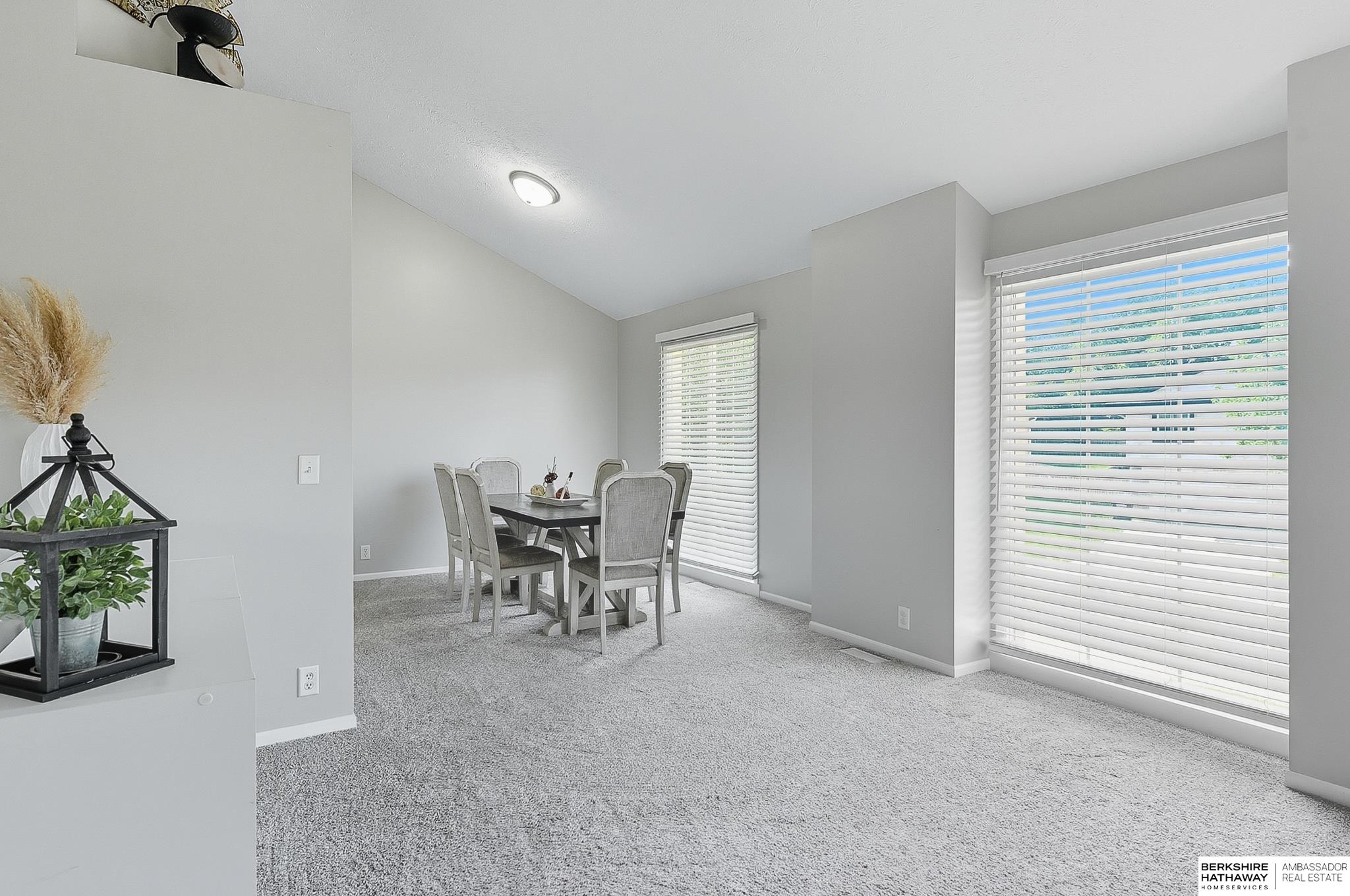 Omaha, Nebraska 68164, United States, 3 Bedrooms Bedrooms, ,3 BathroomsBathrooms,Residential,Active,223732