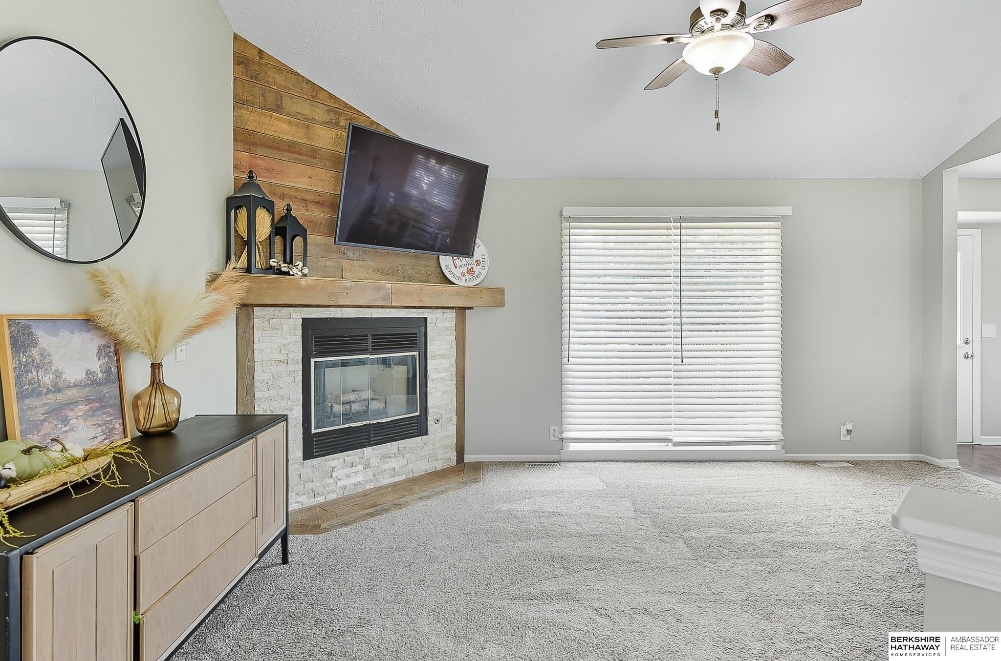 Omaha, Nebraska 68164, United States, 3 Bedrooms Bedrooms, ,3 BathroomsBathrooms,Residential,Active,223732