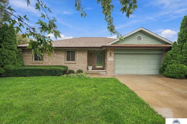 8000 GLYNOAKS DR, LINCOLN, NE 68516 - Image ee2e76df1a242a1ec0bf38bf69d88019/3070752557