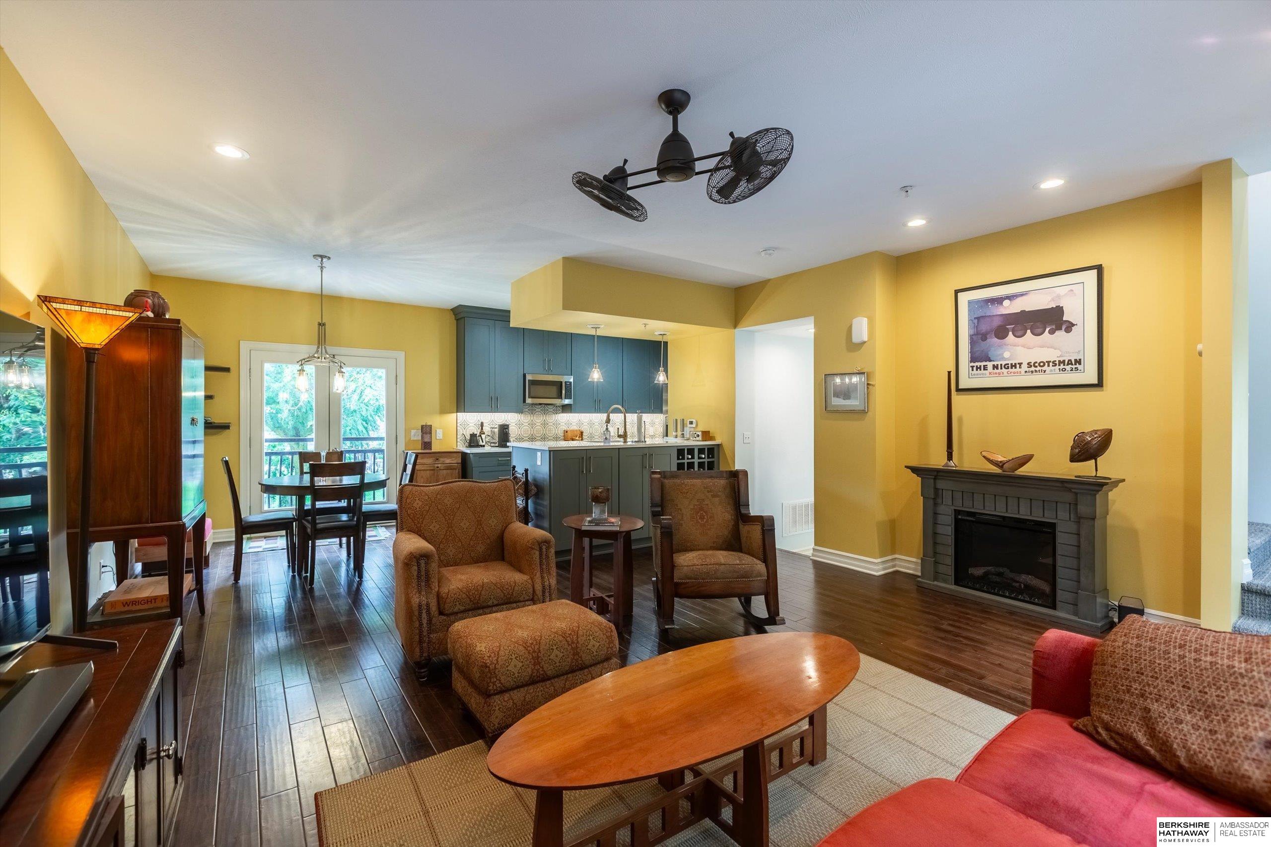 Omaha, Nebraska 68108, United States, 2 Bedrooms Bedrooms, ,2 BathroomsBathrooms,Residential,Pending,164926