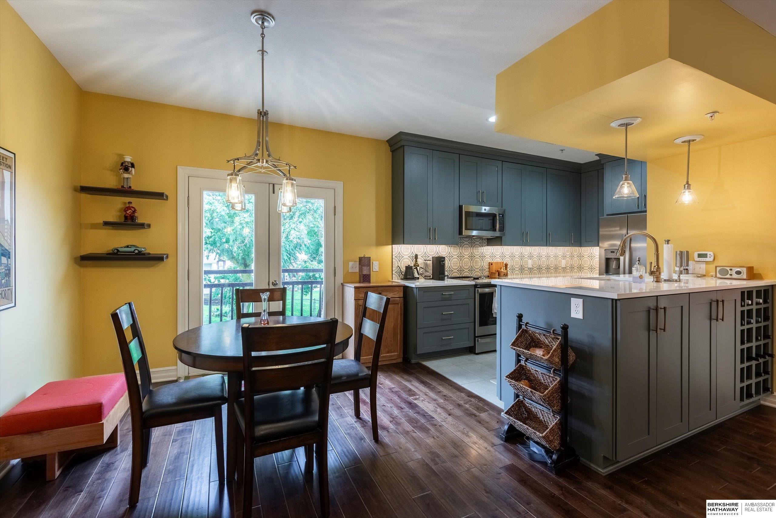 Omaha, Nebraska 68108, United States, 2 Bedrooms Bedrooms, ,2 BathroomsBathrooms,Residential,Pending,164926