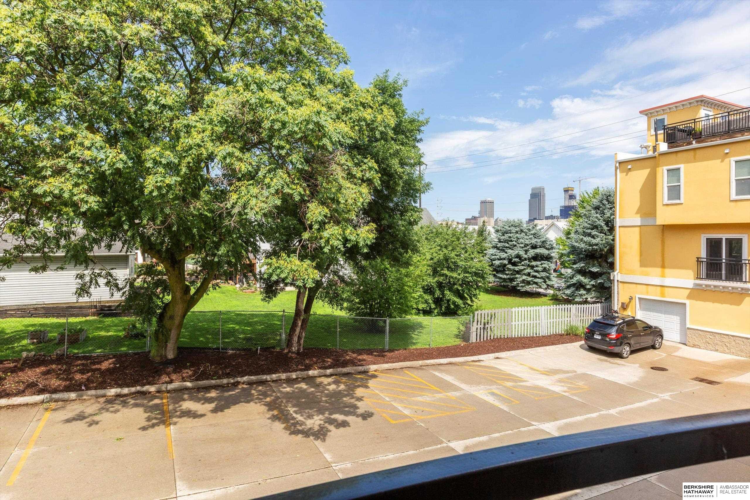 Omaha, Nebraska 68108, United States, 2 Bedrooms Bedrooms, ,2 BathroomsBathrooms,Residential,Pending,164926