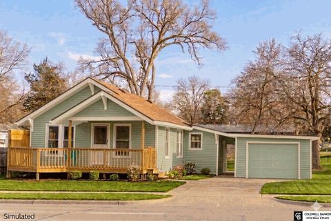 Photo of 3934 Vine Street, Lincoln, NE 68503 (MLS # 22607226)