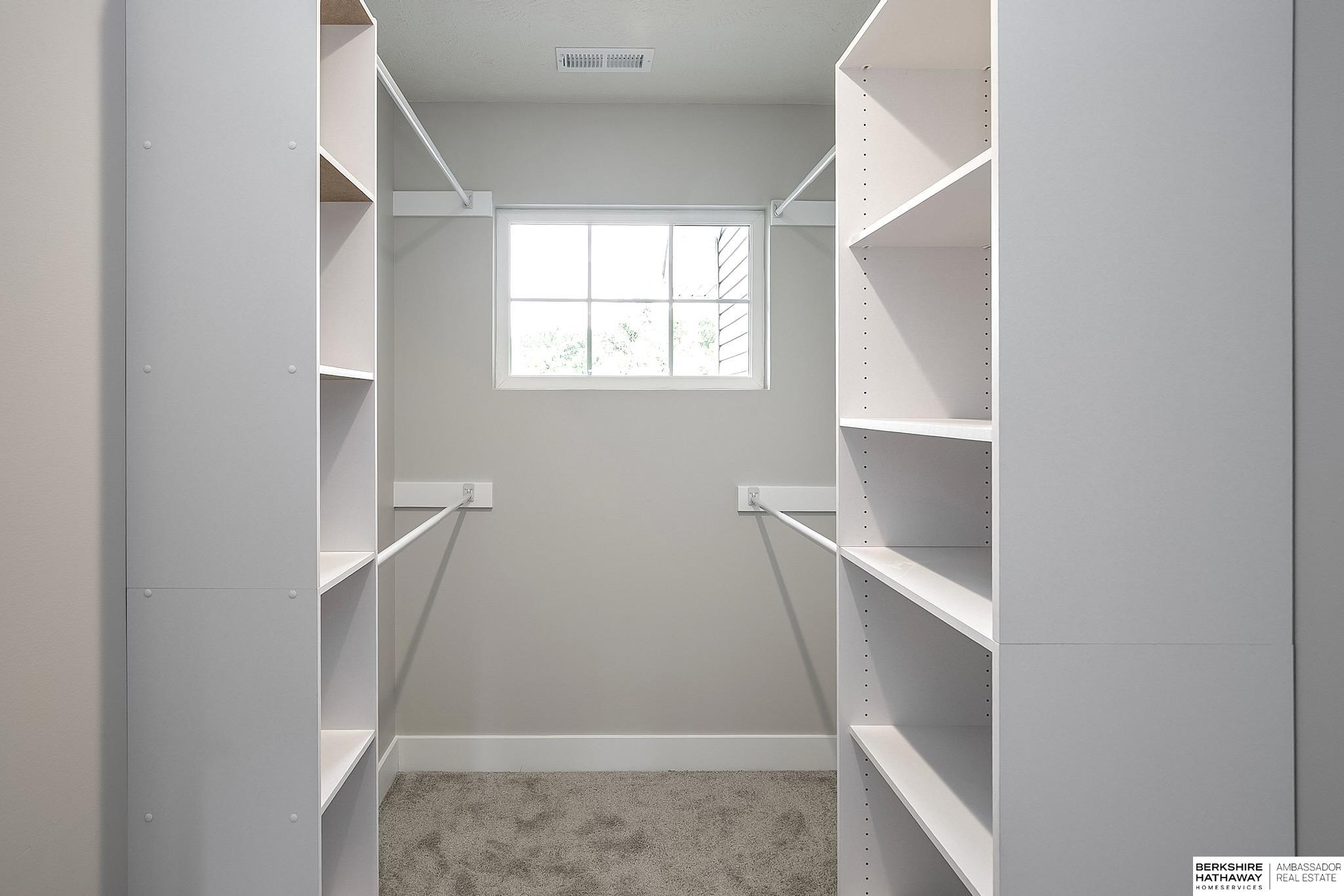 Omaha, Nebraska 68117, United States, 4 Bedrooms Bedrooms, ,3 BathroomsBathrooms,Residential,Active,152656