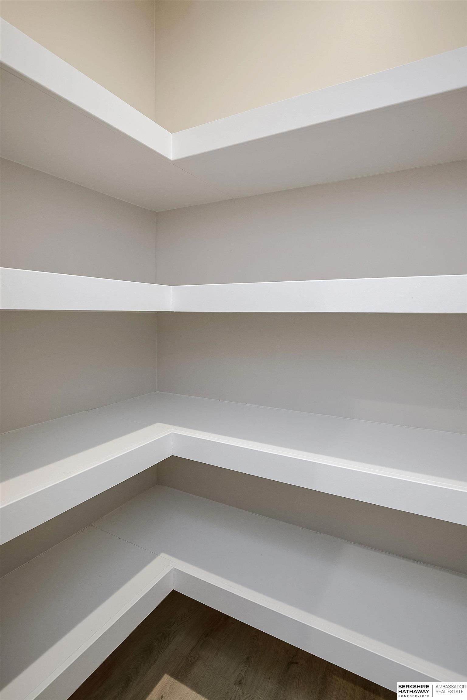 Omaha, Nebraska 68117, United States, 4 Bedrooms Bedrooms, ,3 BathroomsBathrooms,Residential,Active,152656