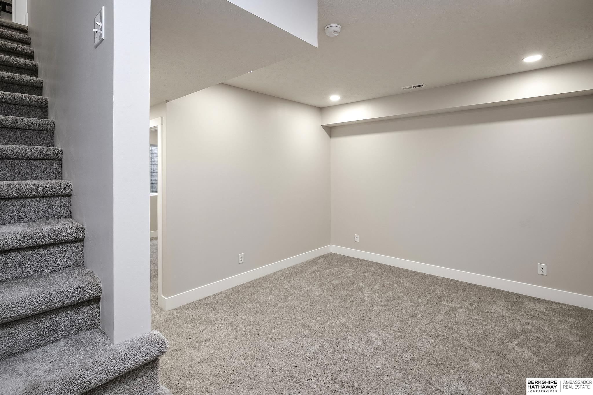 Omaha, Nebraska 68117, United States, 4 Bedrooms Bedrooms, ,3 BathroomsBathrooms,Residential,Active,152656