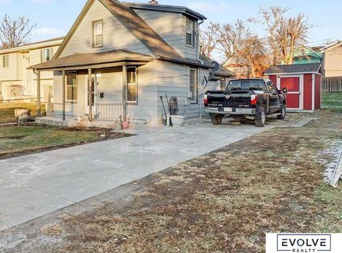 Photo of 4319 S 34th Street, Omaha, NE 68107 (MLS # 22600016)