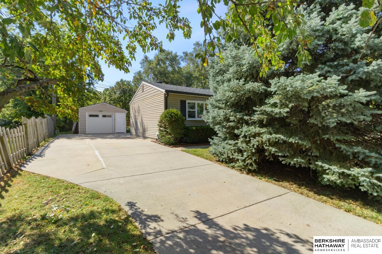 La Vista, Nebraska 68128, United States, 2 Bedrooms Bedrooms, ,2 BathroomsBathrooms,Residential,Pending,212624