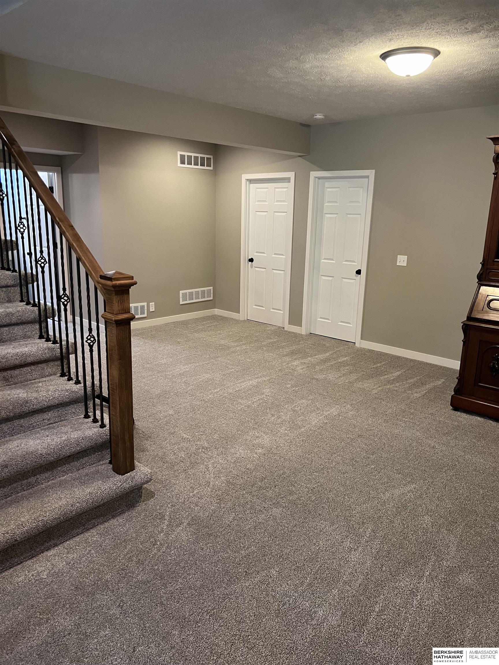 Papillion, Nebraska 68046, United States, 4 Bedrooms Bedrooms, ,3 BathroomsBathrooms,Residential,Active,23342