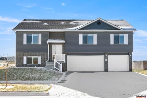 Photo of 9431 Oxford Avenue, Waverly, NE 68462 (MLS # 22602732)