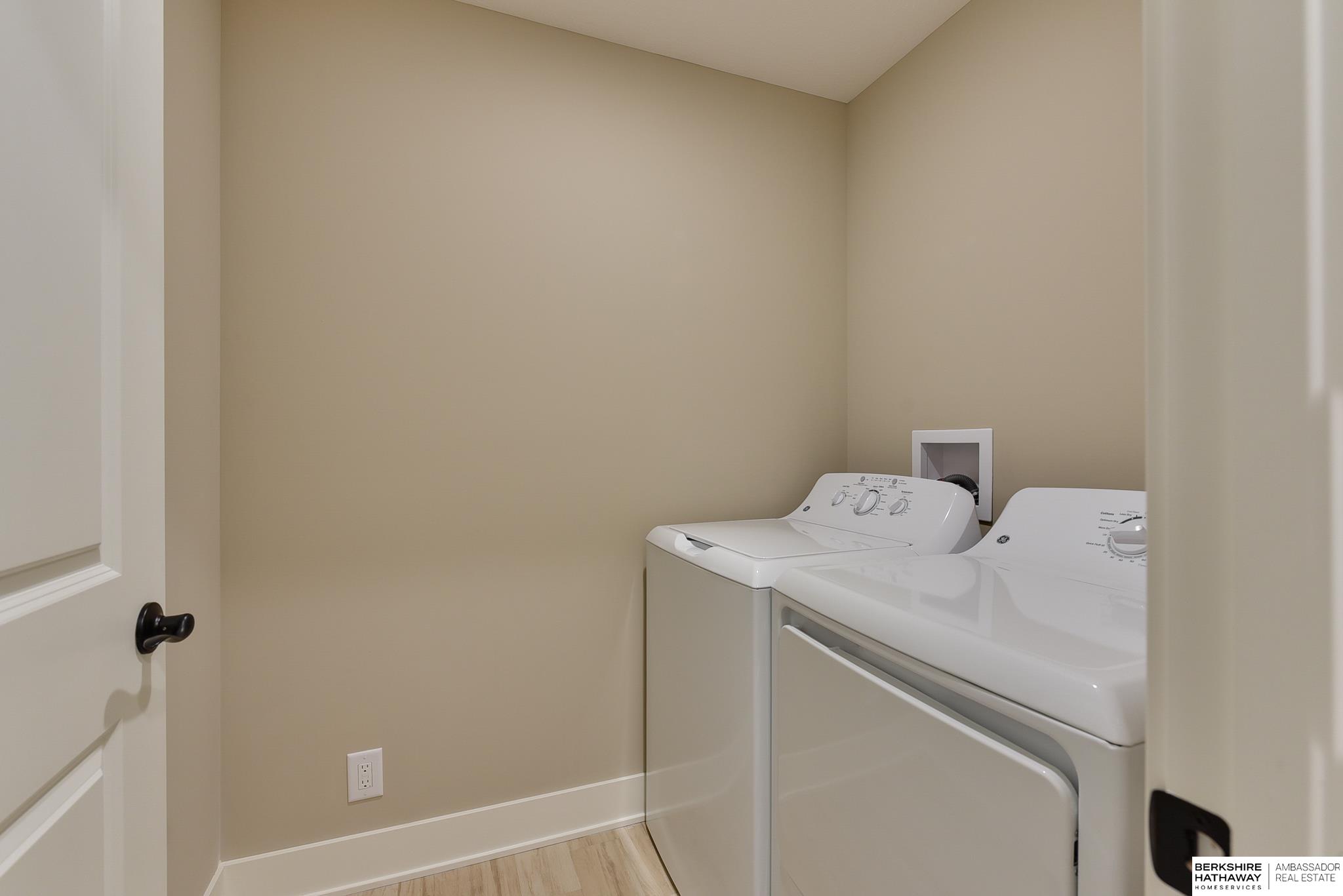 Elkhorn, Nebraska 68022, United States, 2 Bedrooms Bedrooms, ,2 BathroomsBathrooms,Residential,Active,125356