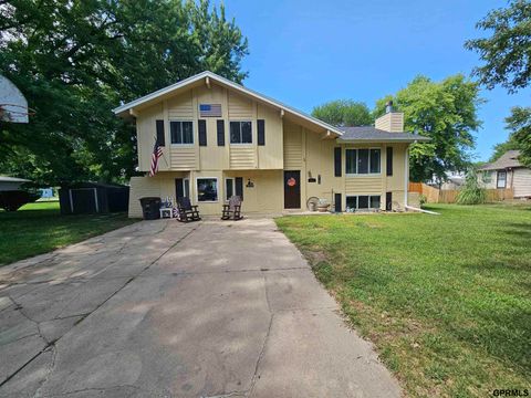 Photo of 907 N Clay Street, Harvard, NE 68944 (MLS # 22601150)