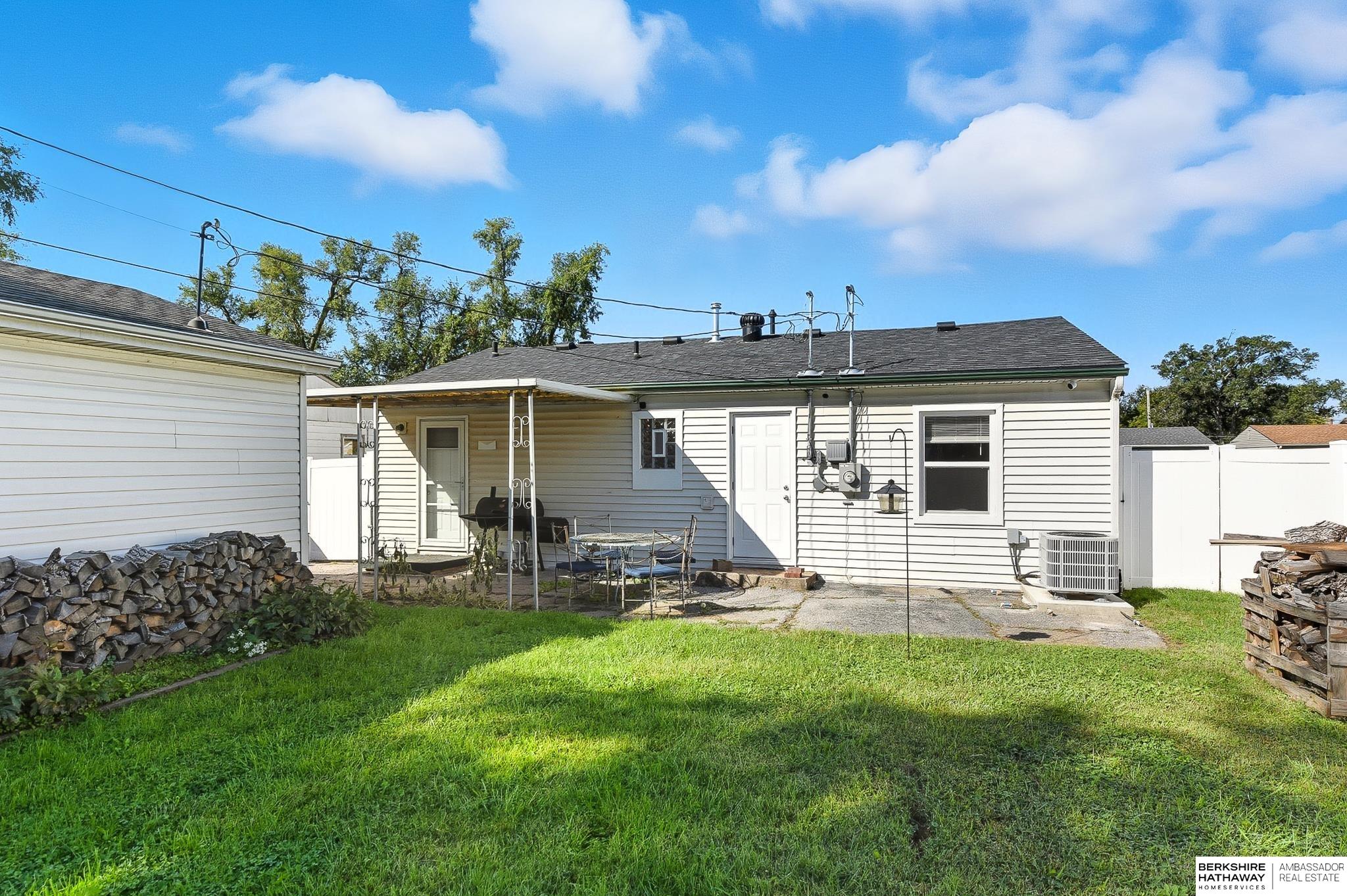 Omaha, Nebraska 68117, United States, 3 Bedrooms Bedrooms, ,1 BathroomBathrooms,Residential,Pending,236467