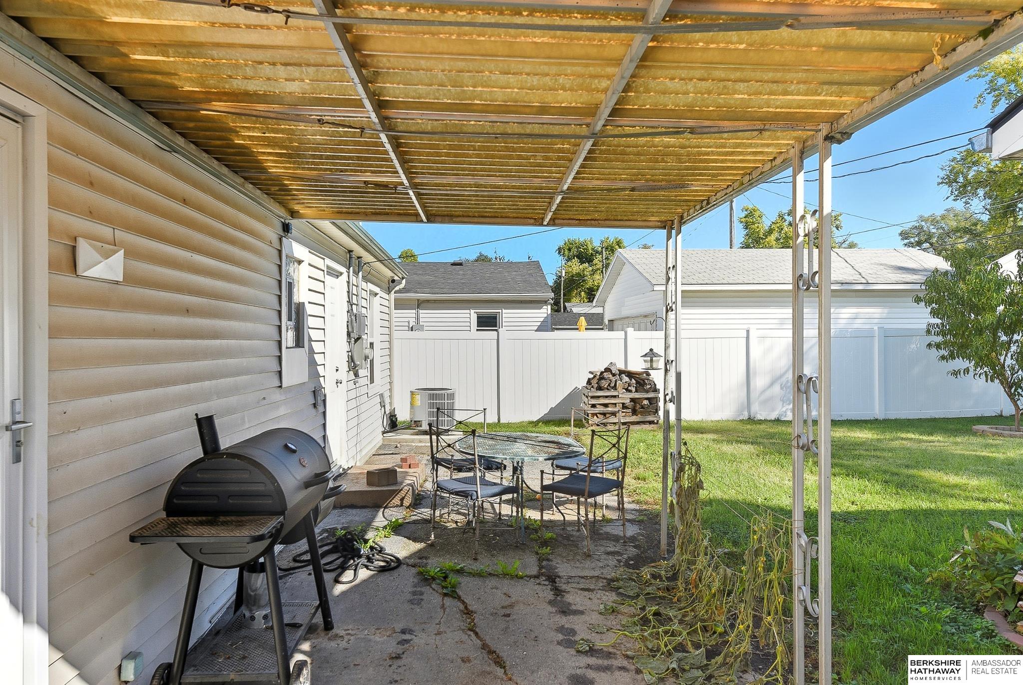 Omaha, Nebraska 68117, United States, 3 Bedrooms Bedrooms, ,1 BathroomBathrooms,Residential,Pending,236467