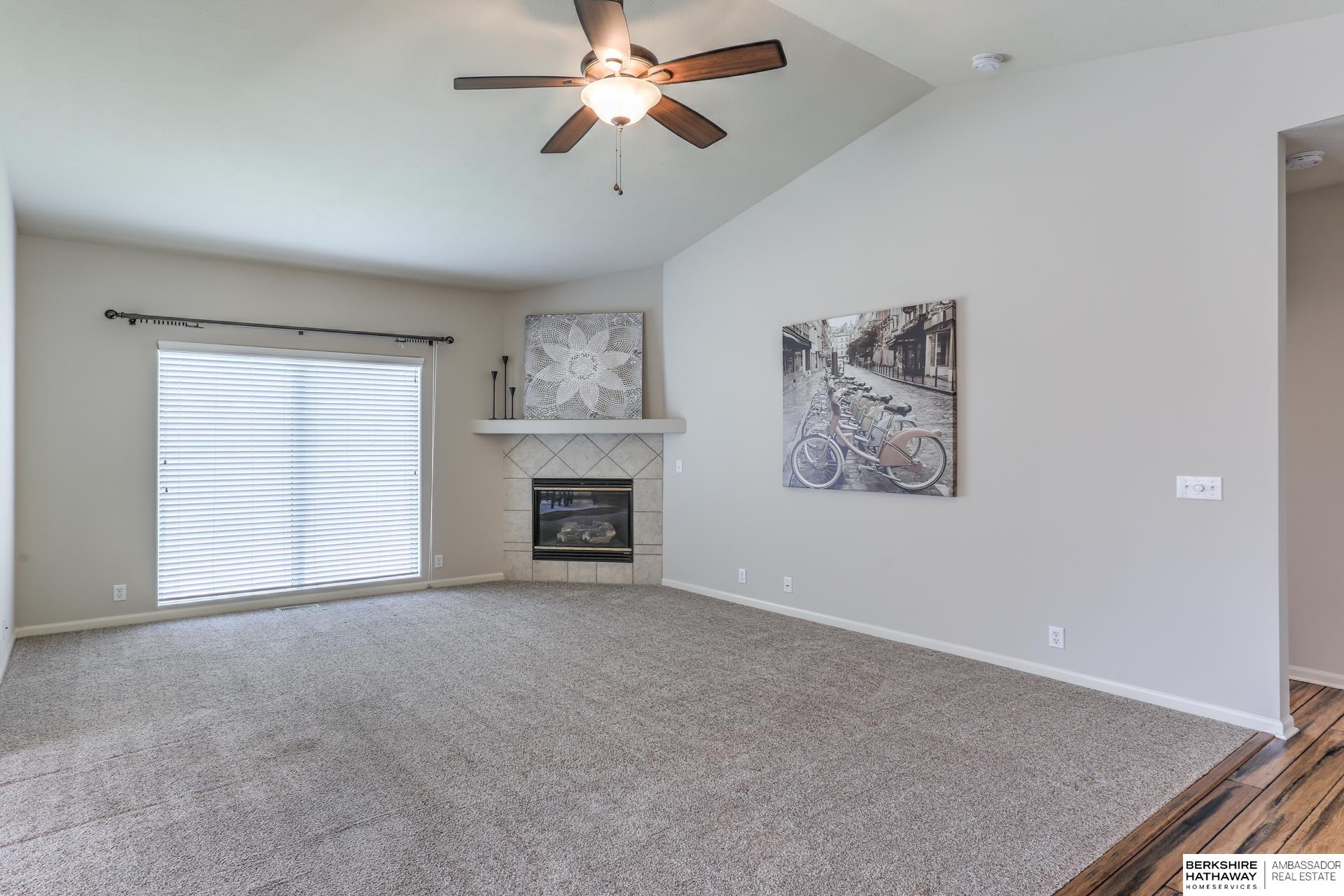 Omaha, Nebraska 68135, United States, 2 Bedrooms Bedrooms, ,2 BathroomsBathrooms,Residential,Active,159408