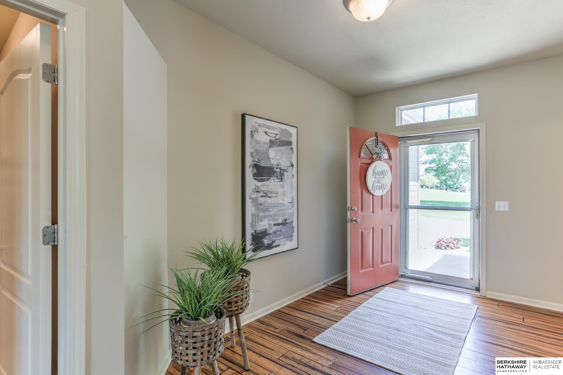 Omaha, Nebraska 68135, United States, 2 Bedrooms Bedrooms, ,2 BathroomsBathrooms,Residential,Active,159408