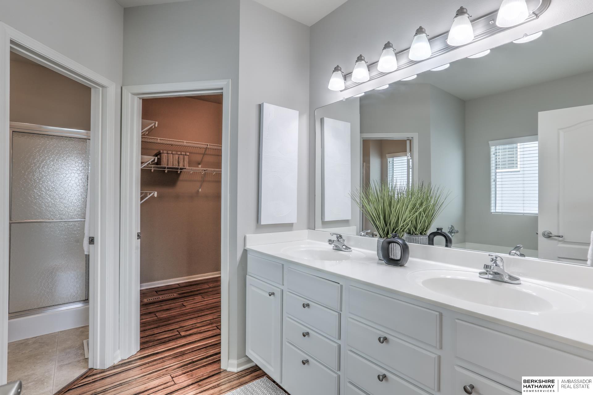 Omaha, Nebraska 68135, United States, 2 Bedrooms Bedrooms, ,2 BathroomsBathrooms,Residential,Active,159408