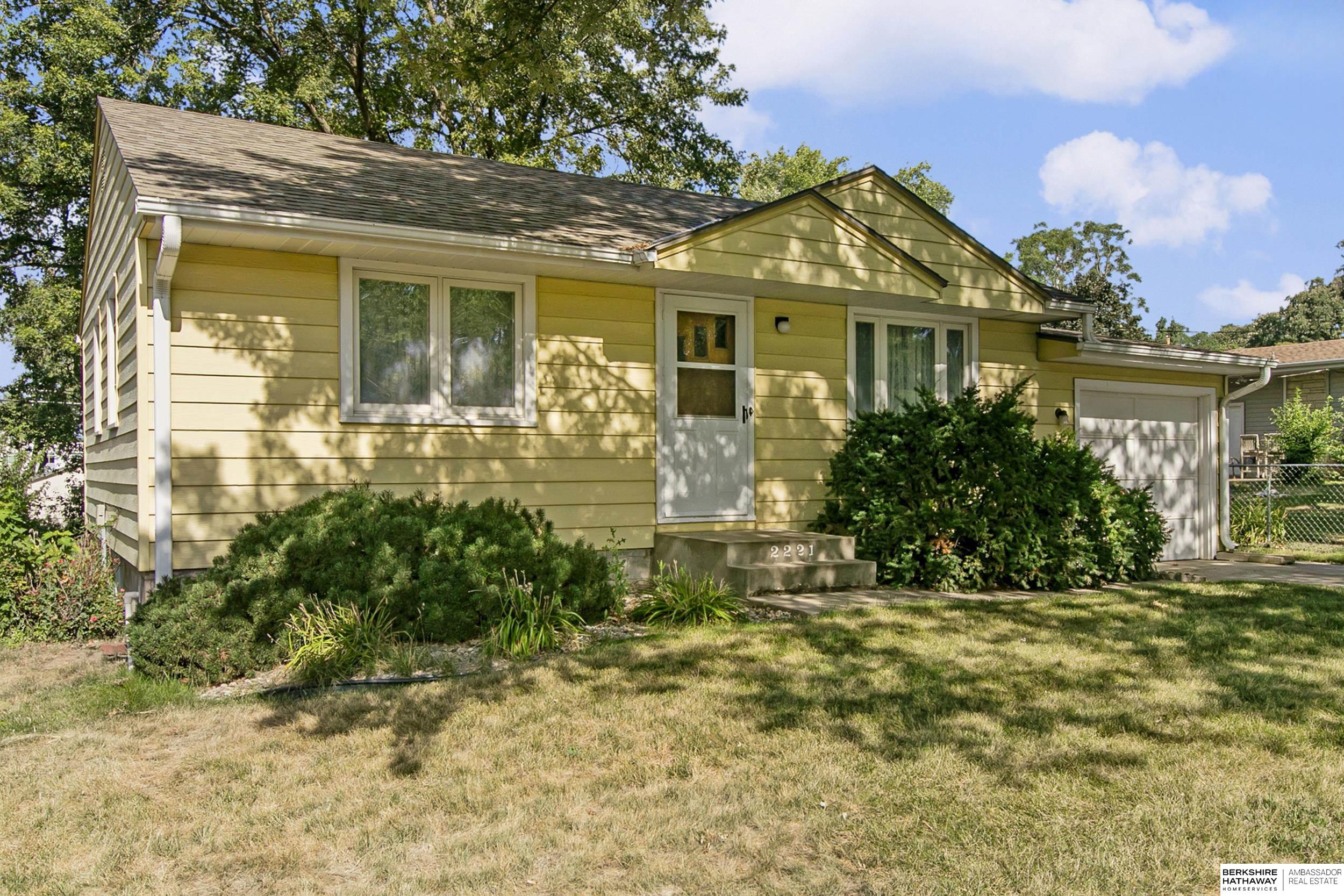 Lincoln, Nebraska 68506, United States, 2 Bedrooms Bedrooms, ,2 BathroomsBathrooms,Residential,Active,179872