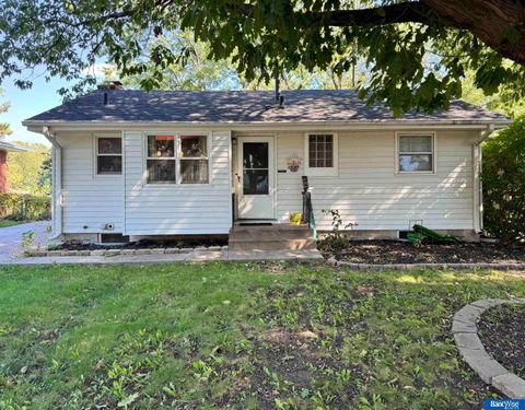 Photo of 1920 N 59th Street, Lincoln, NE 68505 (MLS # 22528558)