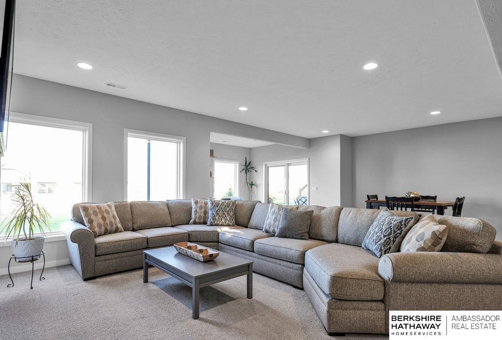 Elkhorn, Nebraska 68022, United States, 5 Bedrooms Bedrooms, ,3 BathroomsBathrooms,Residential,Active,168520