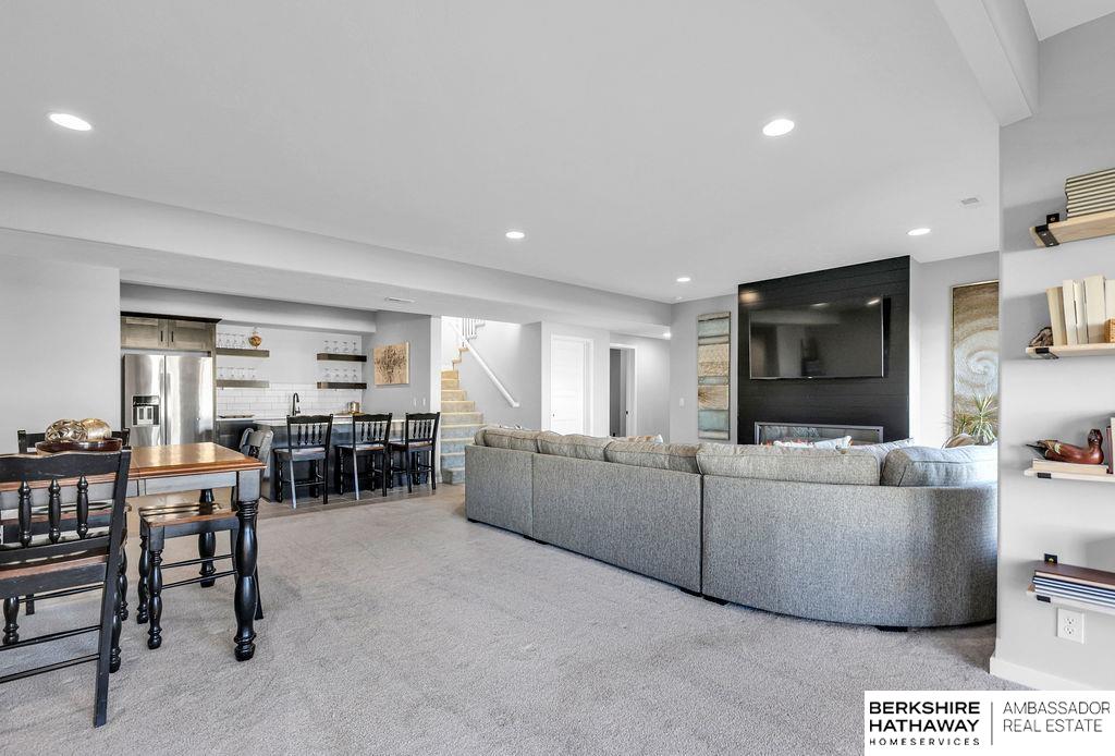 Elkhorn, Nebraska 68022, United States, 5 Bedrooms Bedrooms, ,3 BathroomsBathrooms,Residential,Active,168520