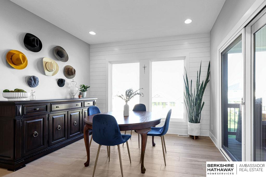 Elkhorn, Nebraska 68022, United States, 5 Bedrooms Bedrooms, ,3 BathroomsBathrooms,Residential,Active,168520