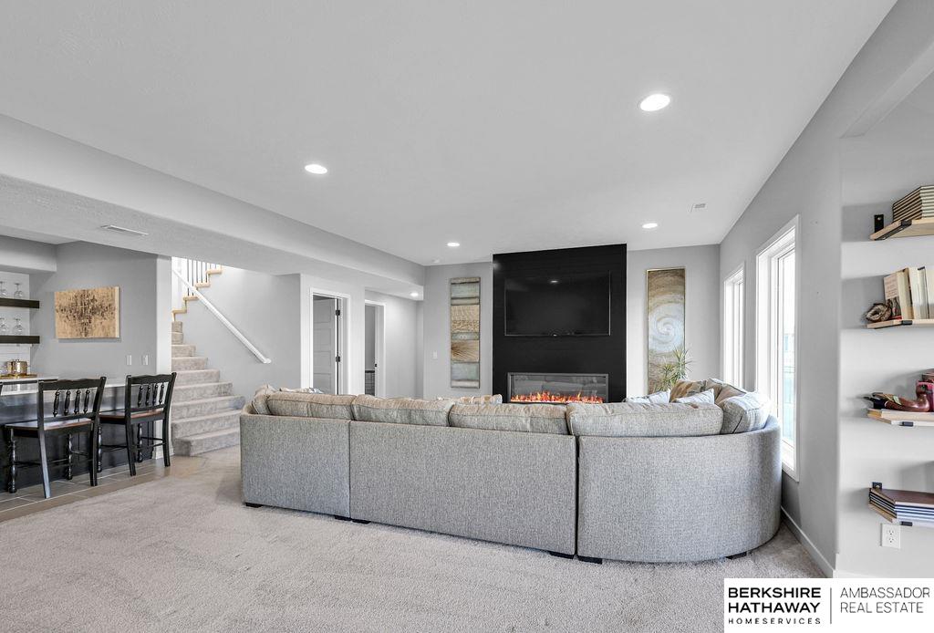 Elkhorn, Nebraska 68022, United States, 5 Bedrooms Bedrooms, ,3 BathroomsBathrooms,Residential,Active,168520