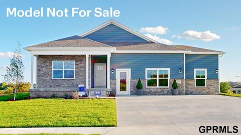 Photo of 6437 Clear Creek Street, Papillion, NE 68157 (MLS # 22526898)