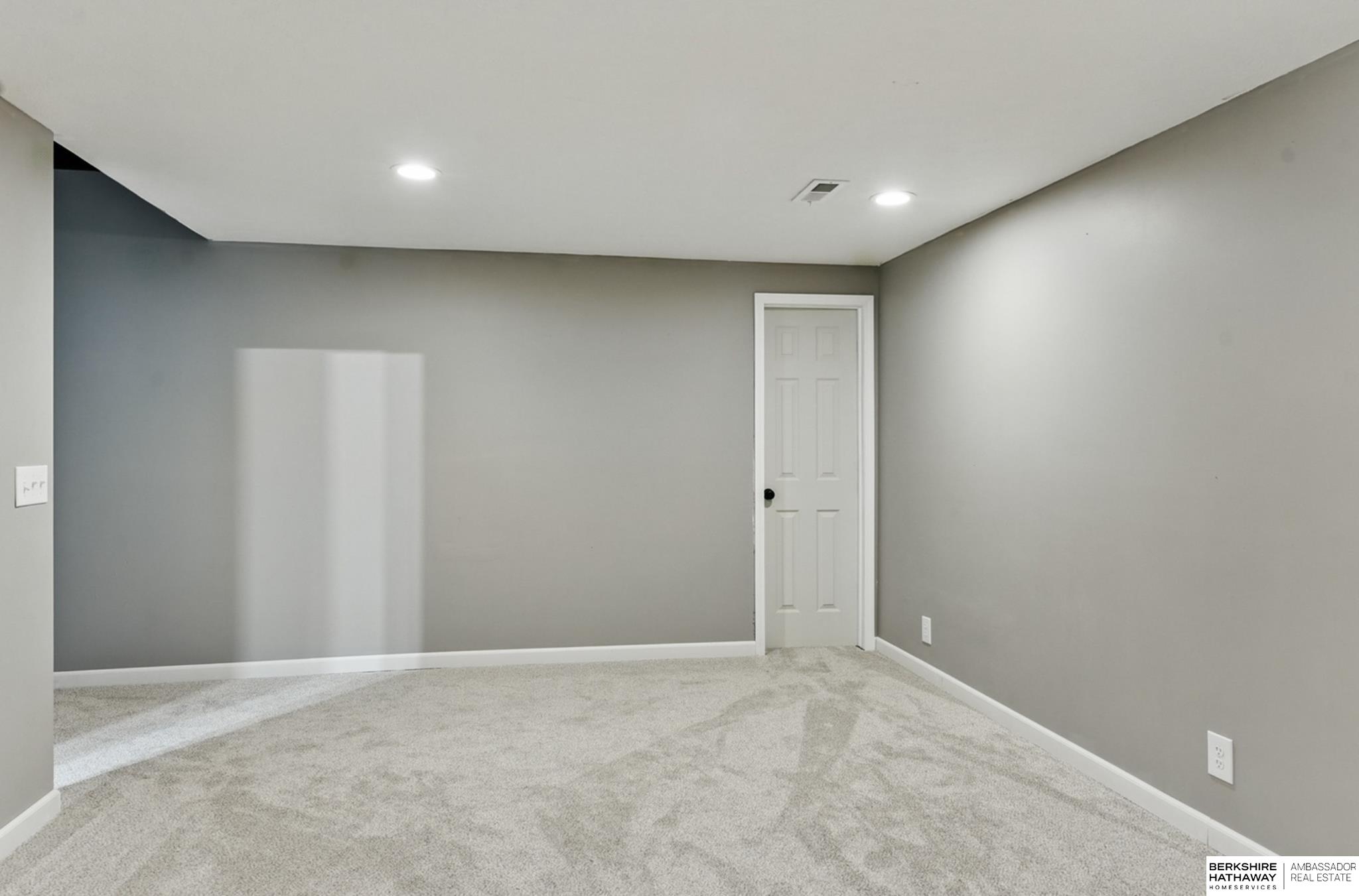 Papillion, Nebraska 68133, United States, 4 Bedrooms Bedrooms, ,3 BathroomsBathrooms,Residential,Active,129213