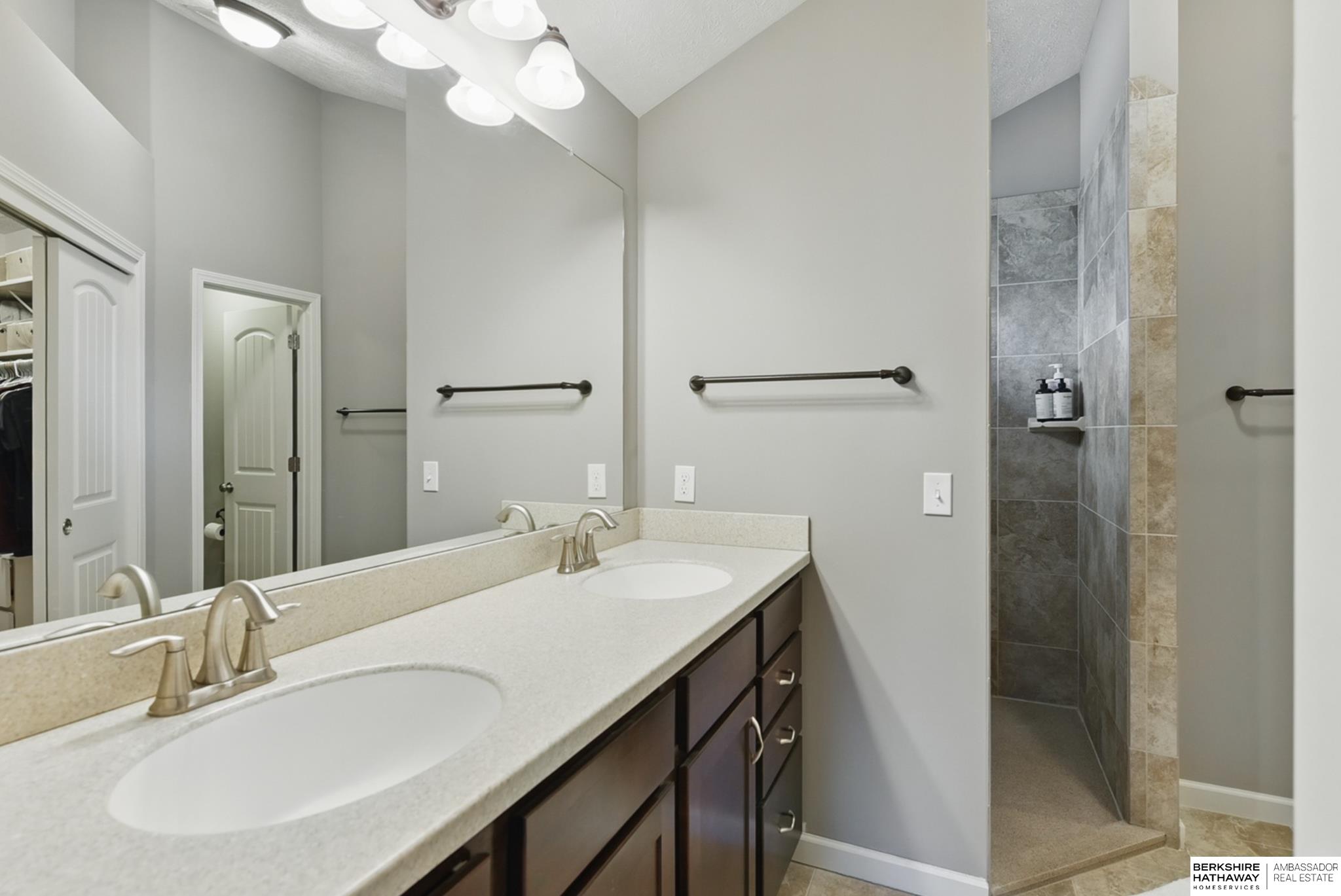 Papillion, Nebraska 68133, United States, 4 Bedrooms Bedrooms, ,3 BathroomsBathrooms,Residential,Active,129213