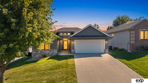 Photo of 15463 Ogden Circle, Omaha, NE 68116 (MLS # 22626164)