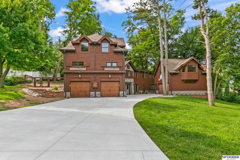 Photo of 9209 Hickory Street, Omaha, NE 68124 (MLS # 22624665)