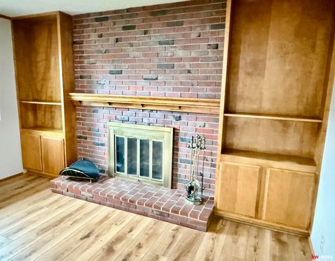 Photo of 630 Cottonwood Drive, Lincoln, NE 68510 (MLS # 22528533)