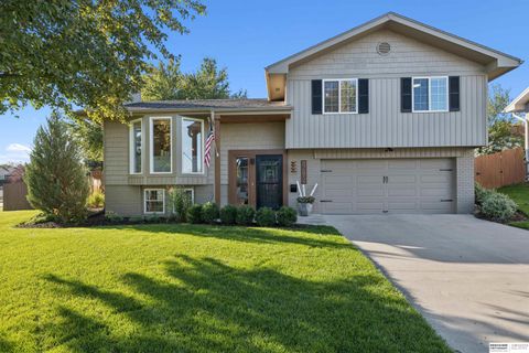 Photo of 15705 Parker Street, Omaha, NE 68118 (MLS # 22528905)