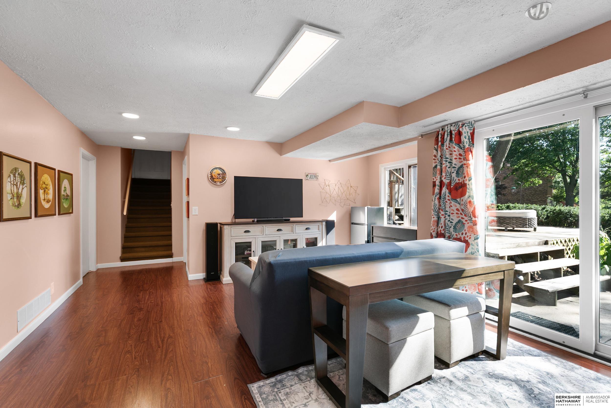 Lincoln, Nebraska 68506, United States, 4 Bedrooms Bedrooms, ,3 BathroomsBathrooms,Residential,Active,172851