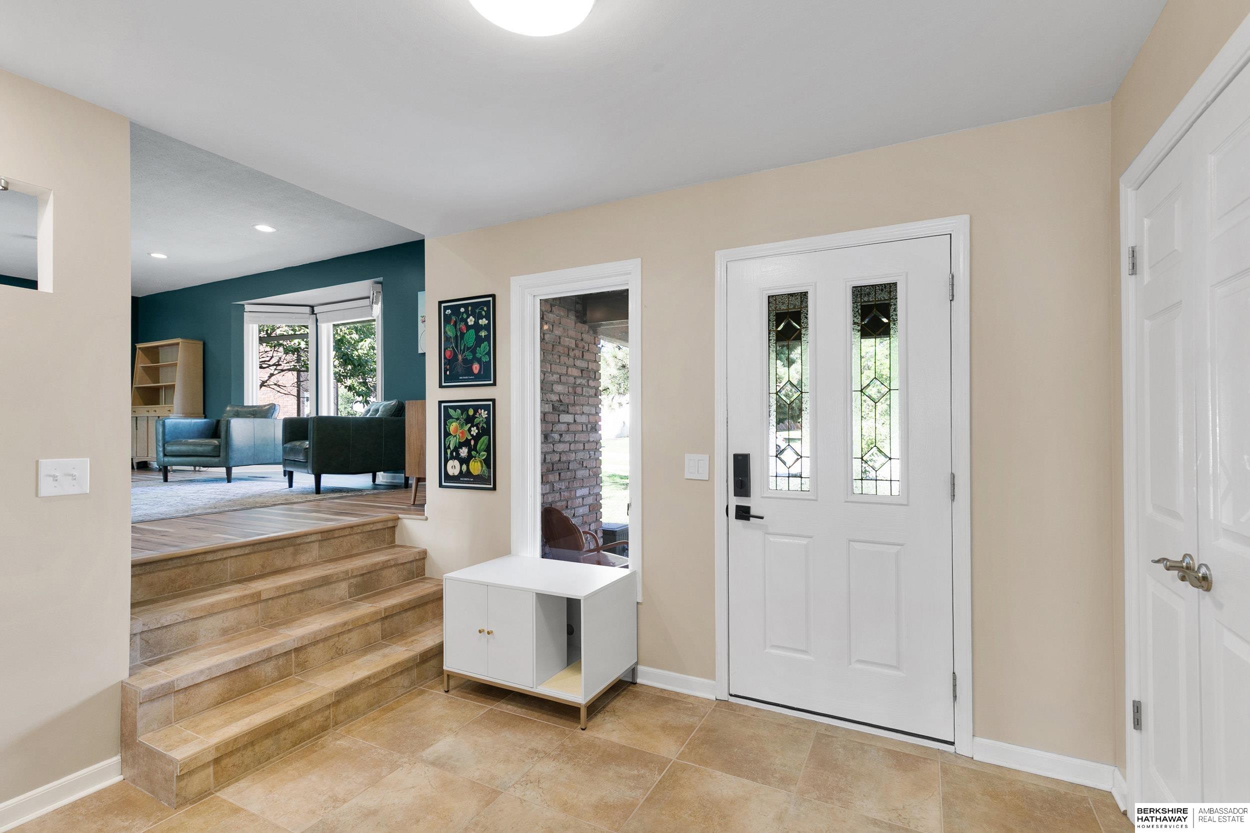 Lincoln, Nebraska 68506, United States, 4 Bedrooms Bedrooms, ,3 BathroomsBathrooms,Residential,Active,172851