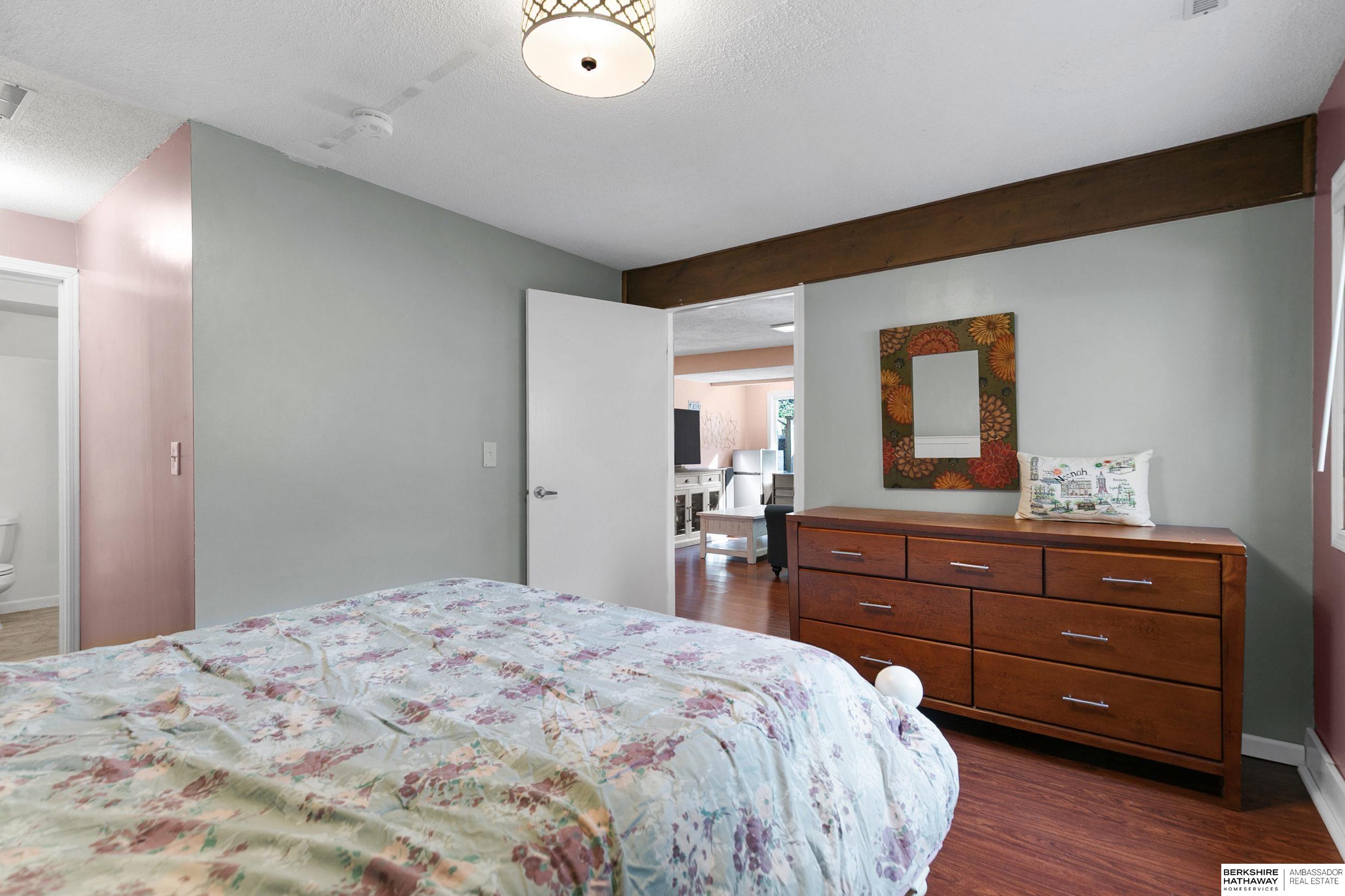 Lincoln, Nebraska 68506, United States, 4 Bedrooms Bedrooms, ,3 BathroomsBathrooms,Residential,Active,172851