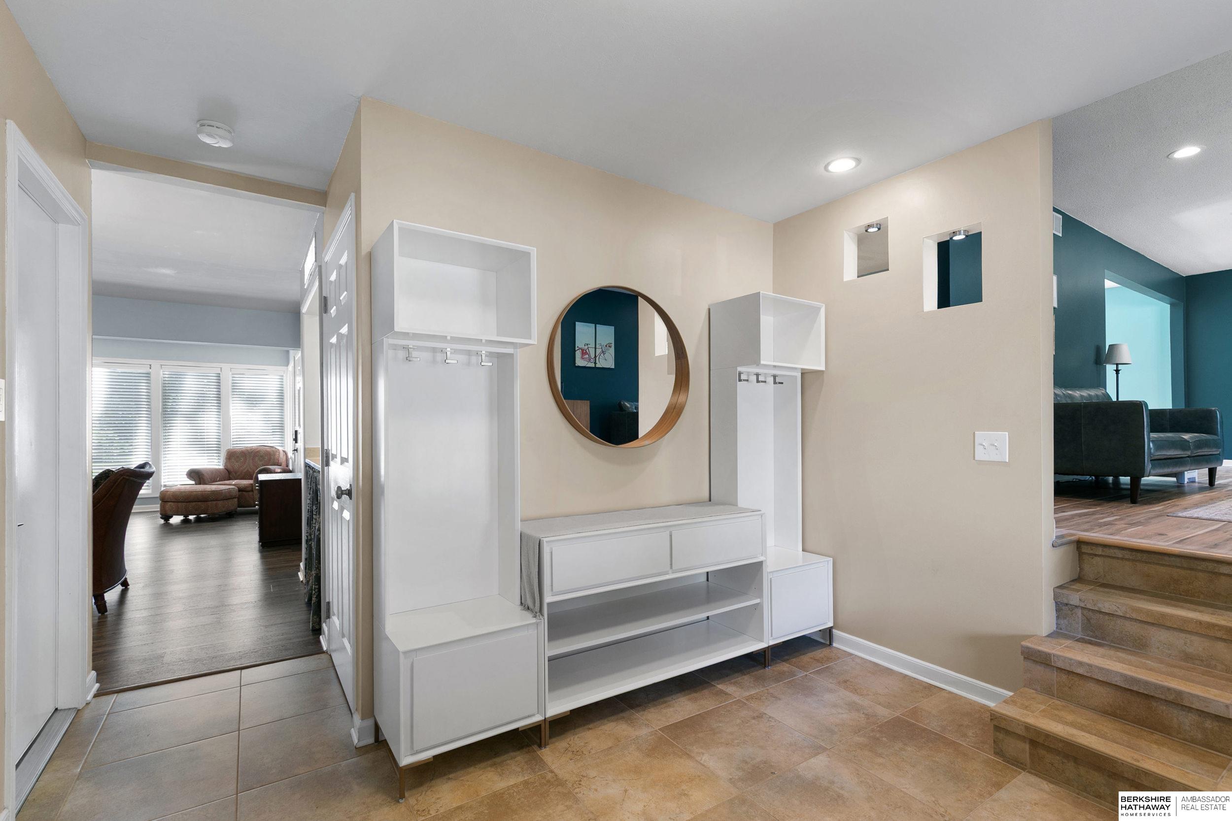 Lincoln, Nebraska 68506, United States, 4 Bedrooms Bedrooms, ,3 BathroomsBathrooms,Residential,Active,172851